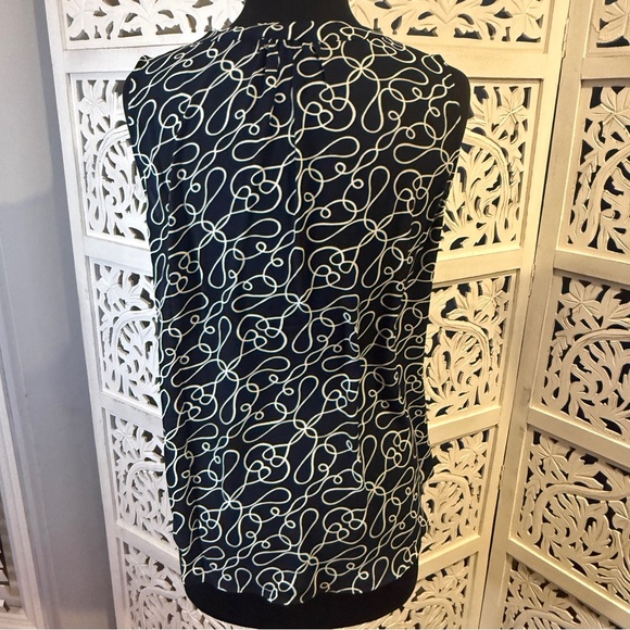 NWT Tahari Navy and White Blouse Sz M - Picture 2 of 7